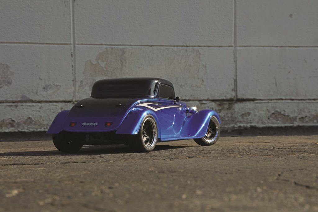 RC Car Action - RC Cars & Trucks | On The Boulevard In The Traxxas Factory Five ’33 Hot Rod Coupe