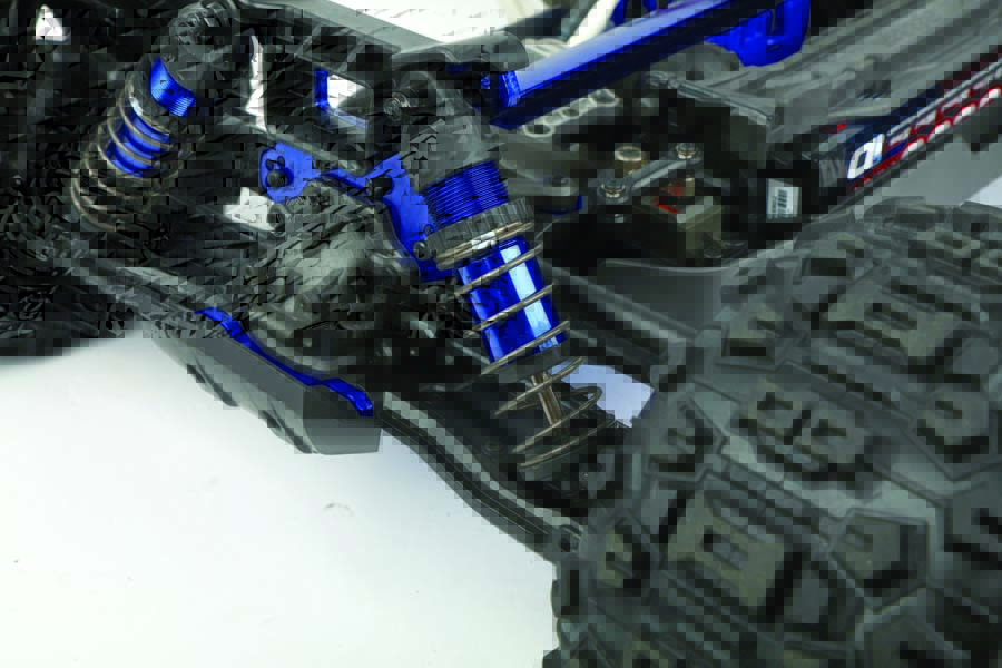 Robust oil-filled GT-Maxx shocks provide a smooth ride.