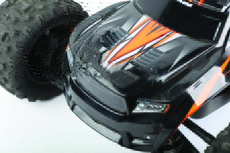AN UNSTOPPABLE MACHINE - We Drive The All-New Traxxas Sledge 6S