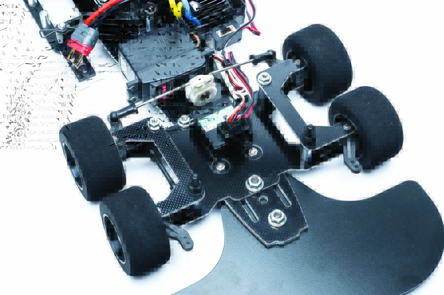 The P34’s modified F103 chassis incorporates the unique four-wheel front steering system that has been seamlessly integrated into the kit, allowing the driver to precisely steer all four wheels simultaneously.