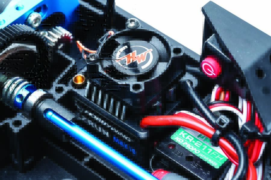 The Hobbywing EZRUN MAX10 ESC works with both 2S and 3S LiPo batteries and is the perfect base for our high-performance electronics package.