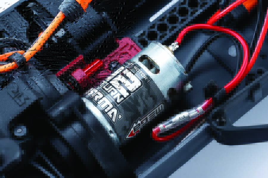 The Senton Boost features a MEGA 550 12T brushed motor that provides plenty of power and torque.